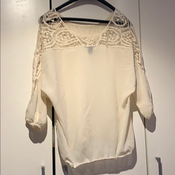 Cream Coloured Forever 21 Blouse Size Medium - Picture 10 of 12